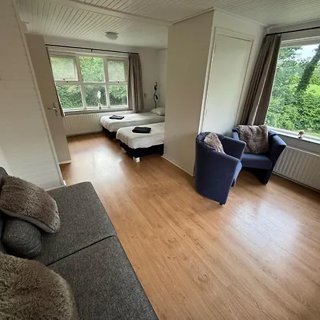 Zwiep Bed and breakfast 3*